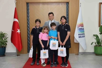 Marmaris&rsquo;te minik başkanlar koltuğu devraldı
