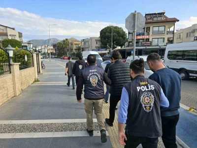 Marmaris&rsquo;te &rsquo;sahte bungalov&rsquo; şebekesi &ccedil;&ouml;kertildi: 8 g&ouml;zaltı
