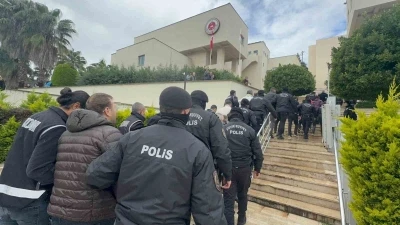 Marmaris&rsquo;teki &rsquo;r&uuml;şvet&rsquo; operasyonunun ş&uuml;phelileri adliyeye sevk edildi
