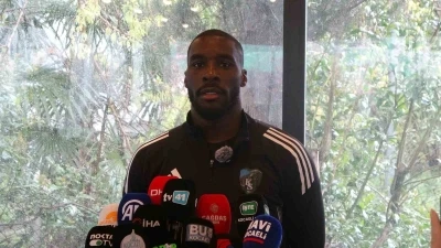 Massadio Haidara: "D&uuml;şmemek i&ccedil;in m&uuml;cadele eden takımlara karşı oynamak zor"
