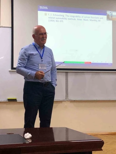 Matematik duayeni Rektör Prof. Dr. Savaş, Matematik kongresinde sunum yaptı

