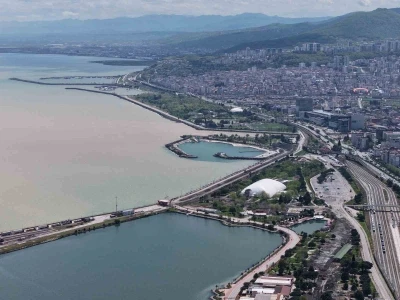 Mayıs yağmurları Karadeniz&rsquo;i &ccedil;amura boyadı
