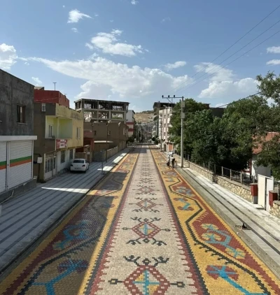 Mazıdağı’nda halı desenli yol ve bozuk yol dikkat çekiyor

