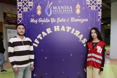 MCB&Uuml;&rsquo;l&uuml; &ouml;ğrenciler ramazanın ilk iftarında aynı sofrada buluştu
