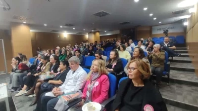 Medikal Onkolog Doç. Dr. Sarıcı: &quot;Türkiye’de 40 milyon kadın olduğunu kabul ettiğimizde 5 milyon meme kanseri vakası bizi bekliyor&quot;
