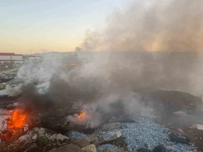 Mega Sanayi Sitesi çöplüğünde yangın
