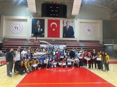 Mehmet Akif Ersoy Ortaokulu T&uuml;rkiye 4&rsquo;&uuml;nc&uuml;s&uuml; oldu
