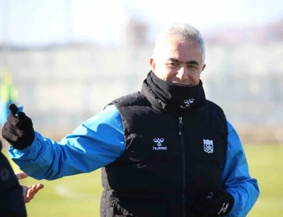 Mehmet Altıparmak: "Transfer dedikodularına inanmayın"
