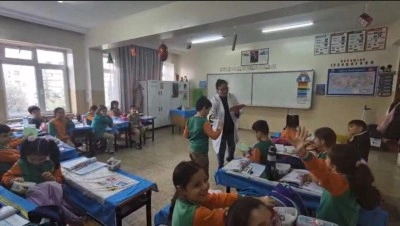 Mehmet&ccedil;ik&rsquo;in mektupları &ouml;ğrencilere ulaştı