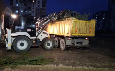 Melikgazi Belediyesi ekipleri r&uuml;zgar mesaisinde
