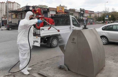 Melikgazi&rsquo;de haşeresiz ve sivrisineksiz bir yaz i&ccedil;in ila&ccedil;lama yapıldı
