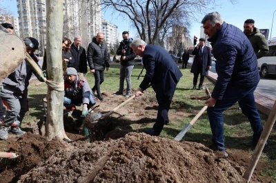 Melikgazi&rsquo;de ilkbahar ağa&ccedil; dikimiyle başladı
