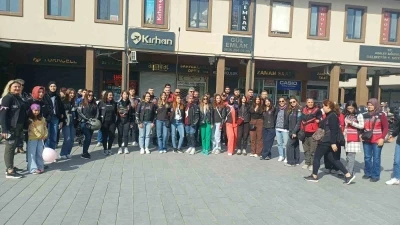 Meme kanserine dikkat çekmek için motosiklet turu attılar
