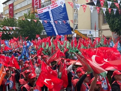 Memur-Sen, 1 Mayıs&rsquo;ı &Ccedil;orum&rsquo;da kutladı
