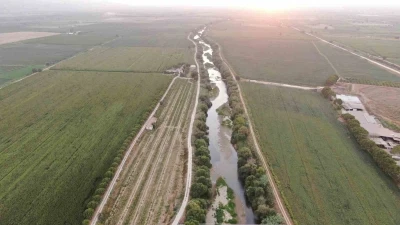 Menderes nehrinde kuraklığın etkileri sürüyor
