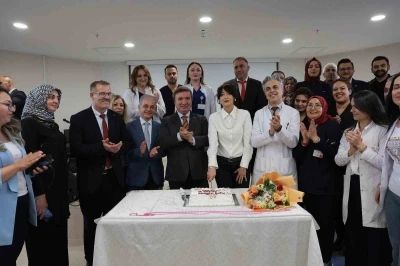 Meng&uuml;cek Gazi Hastanesi&rsquo;nde "Ebeler ve Hemşireler Haftası" kutlandı

