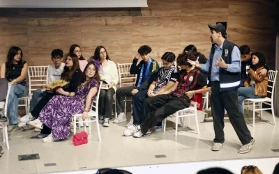 Menteşe Anadolu Lisesi &ouml;ğrencilerinin &lsquo;Otob&uuml;s&rsquo; oyunu beğeni ile izlendi
