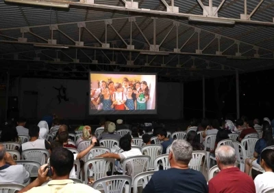 Menteşe Belediyesi açık hava sinema geceleri başladı
