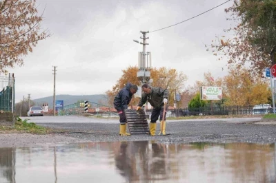 Menteşe Belediyesi kuvvetli yağış uyarısı öncesi hazırlıklarını yaptı
