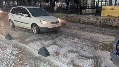 Menteşe&rsquo;de dolu ve sağanak
