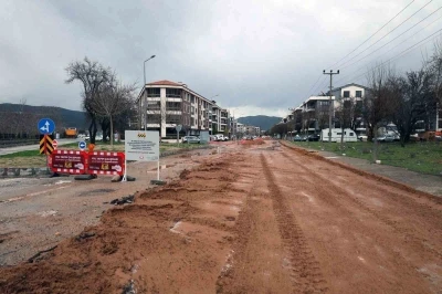 Menteşe&rsquo;de yol yapım &ccedil;alışmaları devam ediyor
