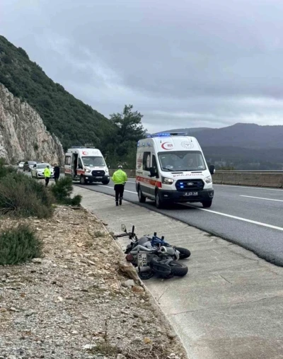 Menteşe Devrant mevkiinde kaza: 2 yaralı
