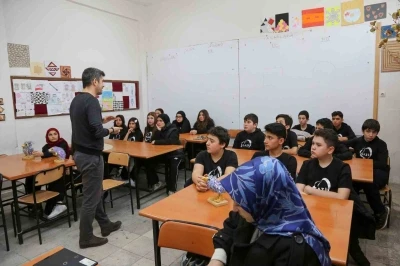 Meram&rsquo;da &ccedil;ocuklar geleceği d&ouml;n&uuml;şt&uuml;r&uuml;yor

