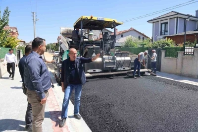 Meram&rsquo;da yol, asfalt, parke seferberliği t&uuml;m hızıyla s&uuml;r&uuml;yor
