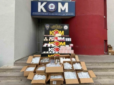 Merdiven altı muayenelerden 4 bin 655 ka&ccedil;ak ila&ccedil; ele ge&ccedil;irildi
