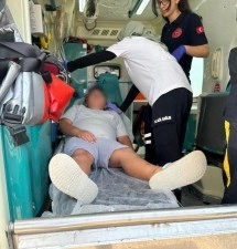 Merdivenlerden yuvarlanan çocuk yaralandı