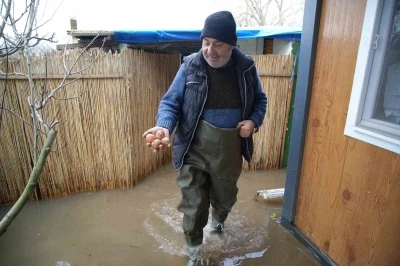 Meri&ccedil; Nehri&rsquo;nde su seviyesi normale d&ouml;nd&uuml;, evlerdeki hasar ortaya &ccedil;ıktı
