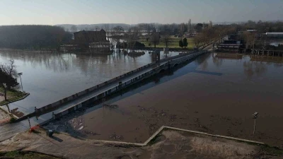 Meri&ccedil; Nehri taştı, ovalar su altında kaldı
