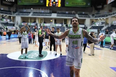 Merkezefendi Basket Avrupa iddiasını s&uuml;rd&uuml;r&uuml;yor
