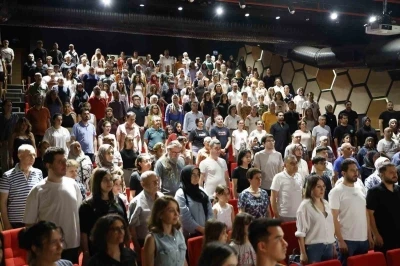 Merkezefendi Belediyesi Kent Tiyatrosu&rsquo;nda yılsonu heyecanı
