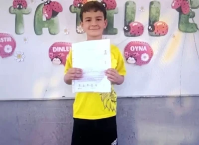 Mermer yüklü kamyon devrildi, sürücünün 7 yaşındaki oğlu hayatını kaybetti
