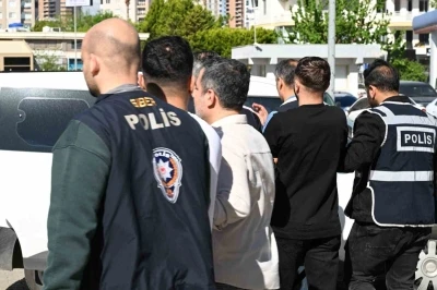 Mersin&rsquo;de 200 milyonluk yasa dışı bahis ağına darbe
