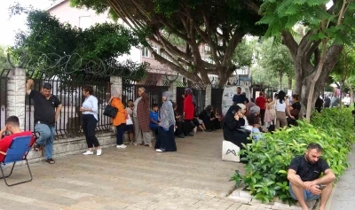 Mersin&rsquo;de 25 bin 965 &ouml;ğrenci i&ccedil;in LGS başladı: &Ccedil;ocuklar i&ccedil;erde aileleri dışarda ter d&ouml;kt&uuml;
