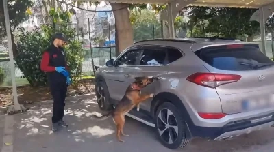 Mersin&rsquo;de 27 litre metamfetamin ele ge&ccedil;irildi: 3 tutuklama

