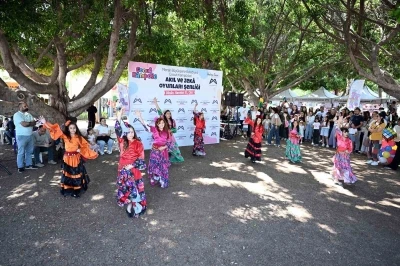 Mersin&rsquo;de &ccedil;ocuklar akıl ve zeka oyunları şenliğinde buluştu
