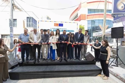 Mersin&rsquo;de gen&ccedil;leri geleceğin mesleklerine hazırlayacak merkez a&ccedil;ıldı
