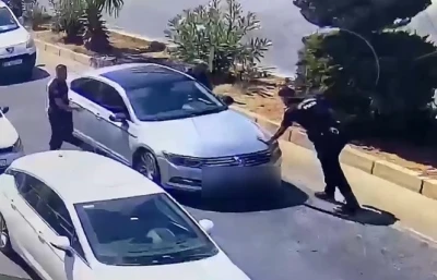 Mersin&rsquo;de hırsızlık zanlıları otomobille ka&ccedil;arken yakalandı
