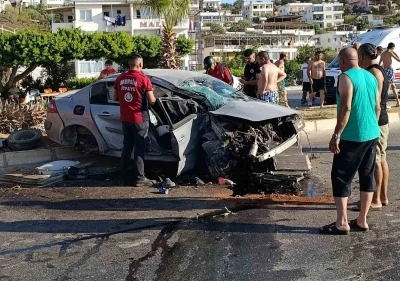 Mersin’de iki ayrı kaza: Birinde otomobil savruldu, diğerinde sıkışan sürücü kurtarıldı

