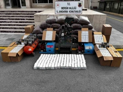 Mersin&rsquo;de ka&ccedil;ak t&uuml;t&uuml;n ve makaron ele ge&ccedil;irildi
