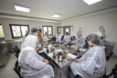 Mersin&rsquo;de kadın &uuml;reticilere bitki &ccedil;ayı eğitimi
