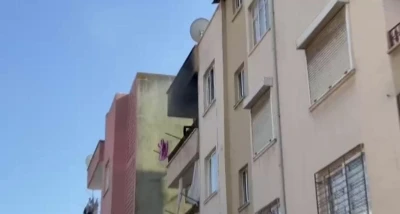 Mersin’de kiracı evi ateş verdi, mahalleli tepki gösterdi
