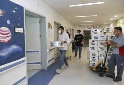 Mersin’de lösemili çocuklara moral veren hediye kutuları dağıtıldı
