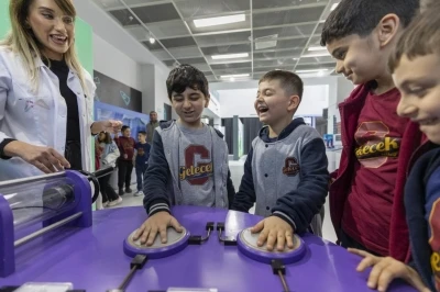 Mersin&rsquo;de Mercan Bilim Merkezi 200 bin ziyaret&ccedil;iye ulaştı
