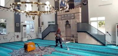 Mersin’deki camilerde temizlik çalışmaları sürüyor

