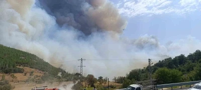 Mersin’deki orman yangınında evler tedbiren boşaltılıyor
