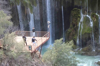 Mersin&rsquo;in saklı cenneti Yerk&ouml;pr&uuml; Şelalesi ziyaret&ccedil;ileri hayran bırakıyor
